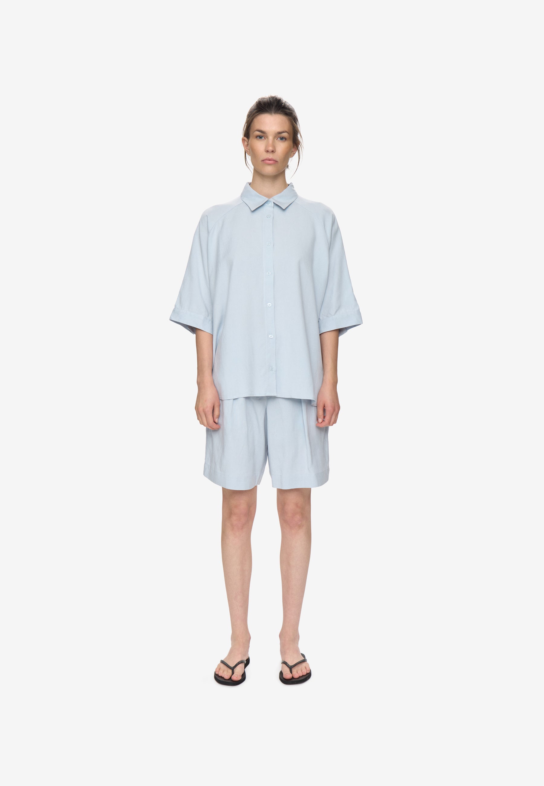 minimum female Abby wide ss shirt 3069 Short Sleeved Shirt 1449 Xenon Blue
