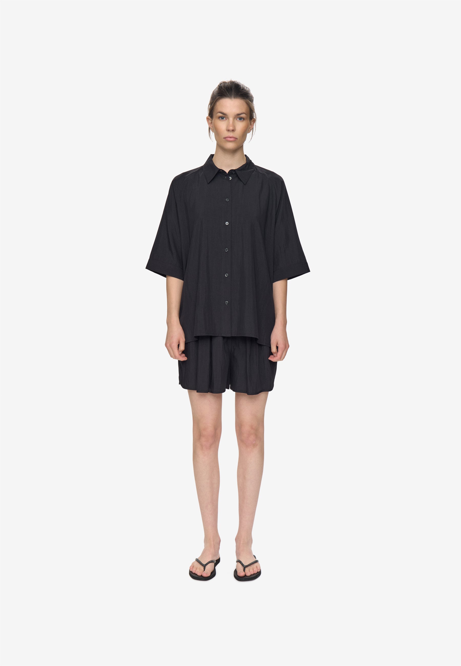 minimum female Abby wide ss shirt 4692 Short Sleeved Shirt 999 Black