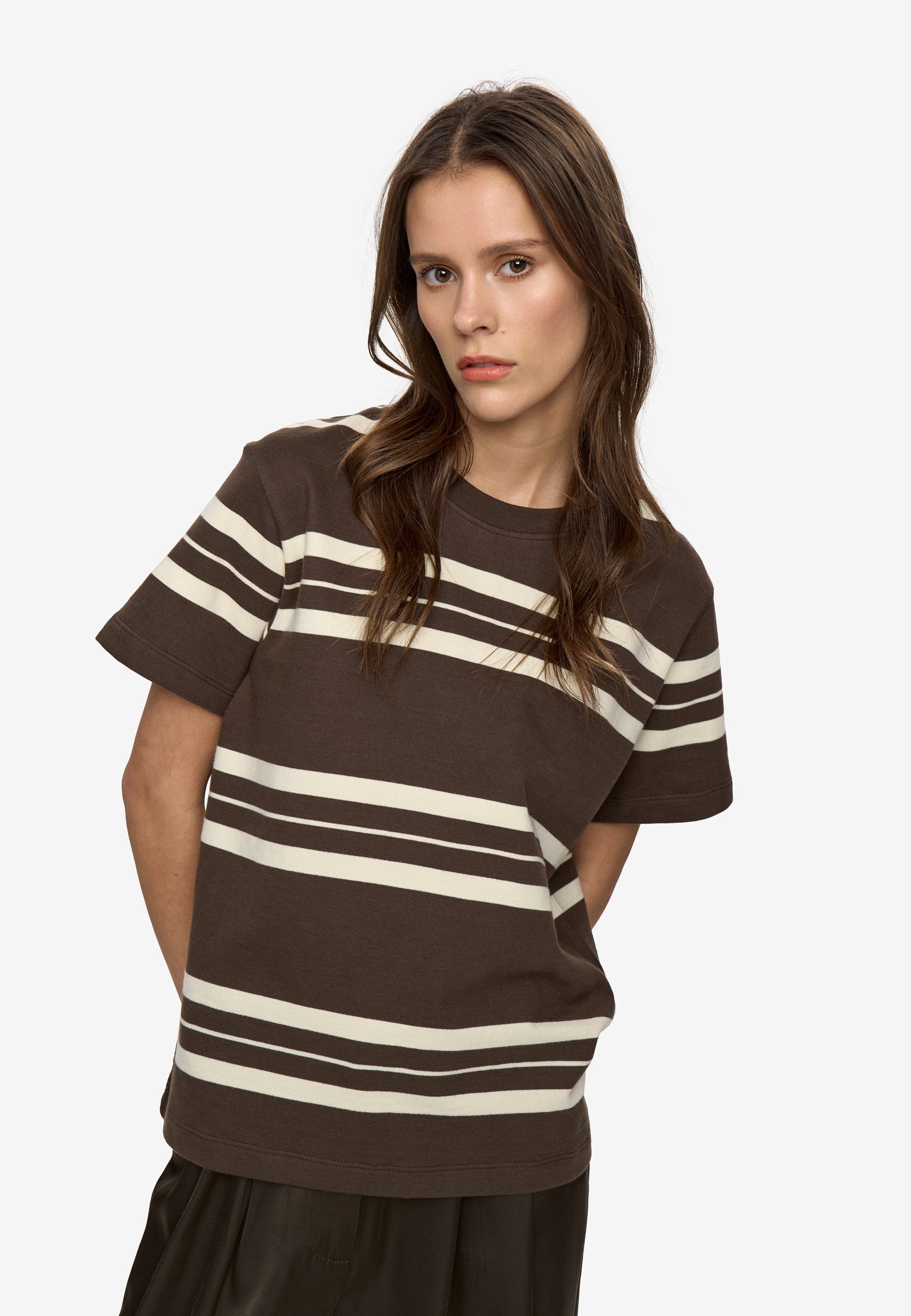 minimum female Lilou ss t-shirt G4771 Short Sleeved T-shirt 0812 Turkish Coffee