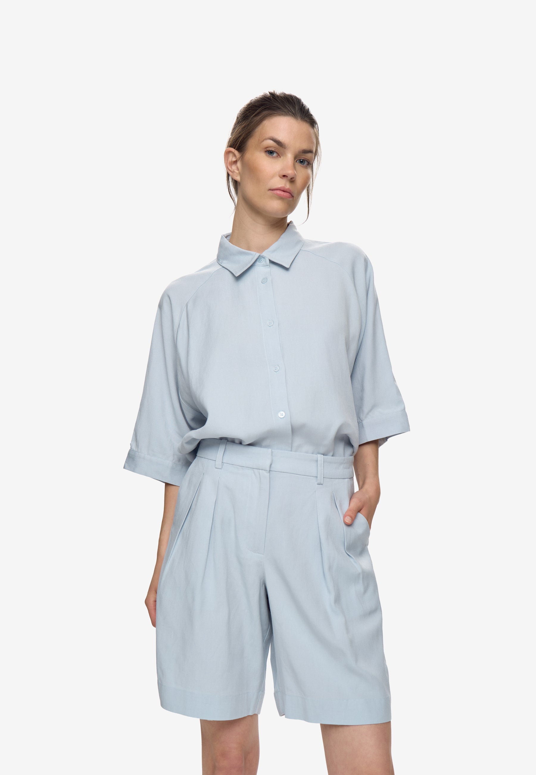 minimum female Aerona hw shorts 3069 Shorts 1449 Xenon Blue