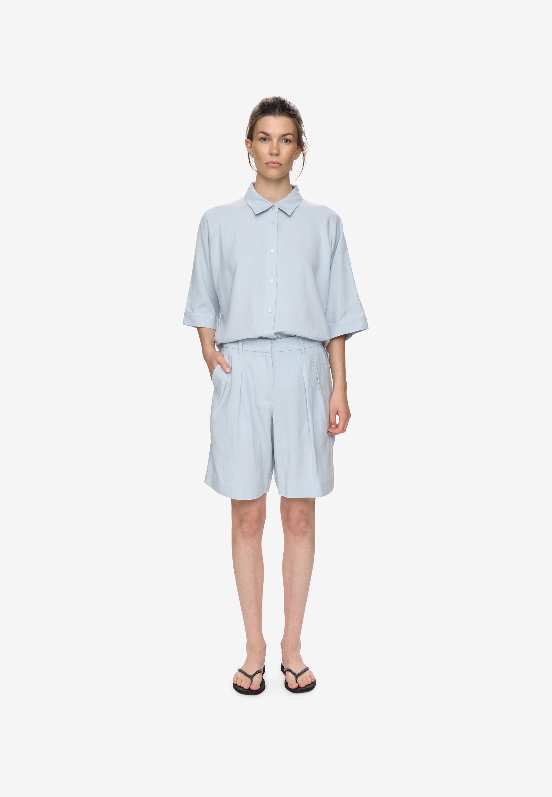 minimum female Aerona hw shorts 3069 Shorts 1449 Xenon Blue