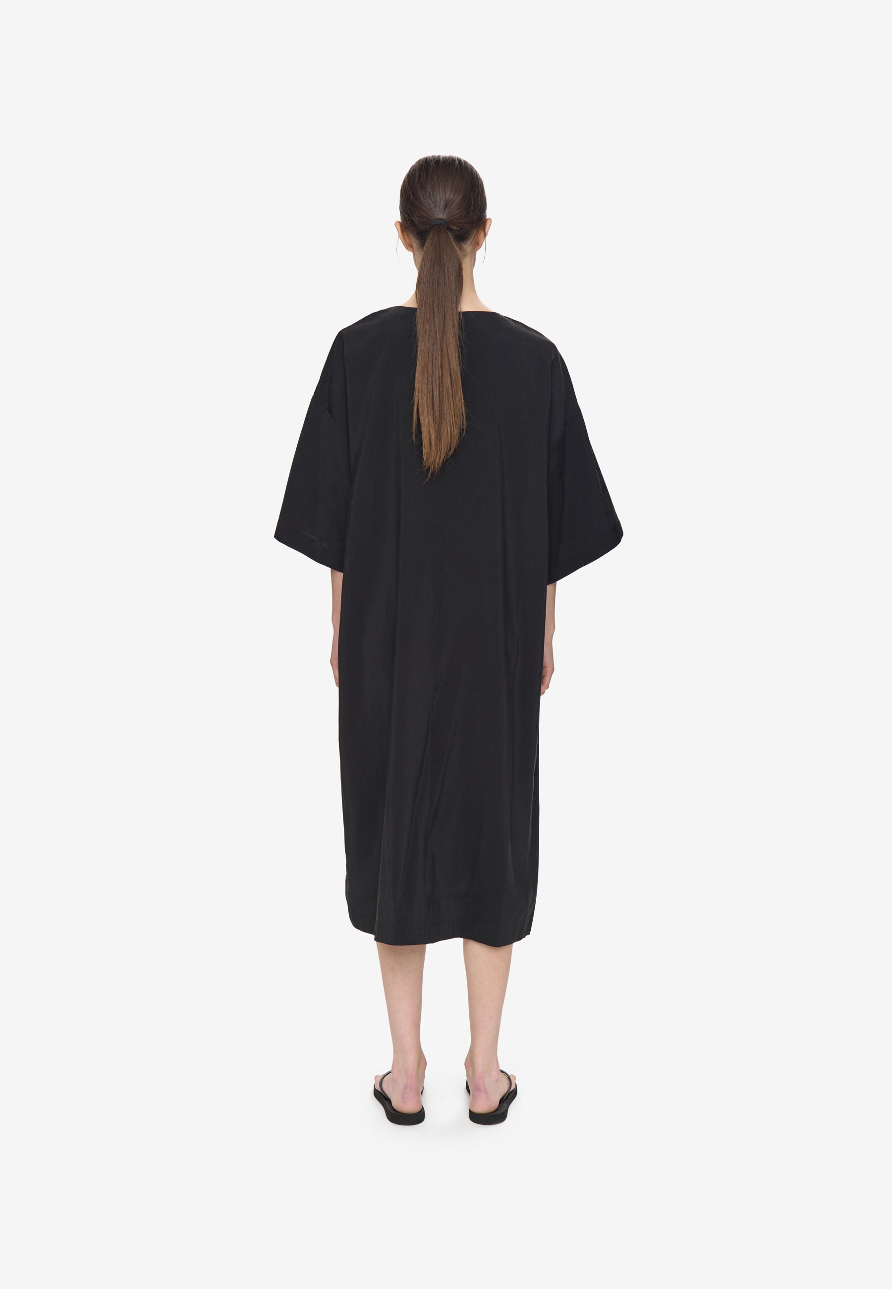 minimum female Lyra midi ss dress 3780 Midi Dress 999 Black